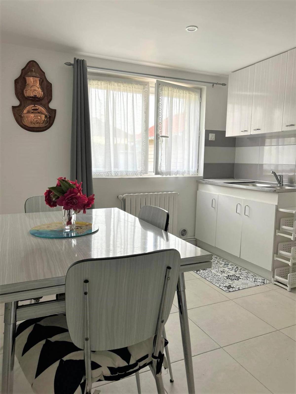 Apartament Le Ponthieu De Bayeux Zewnętrze zdjęcie